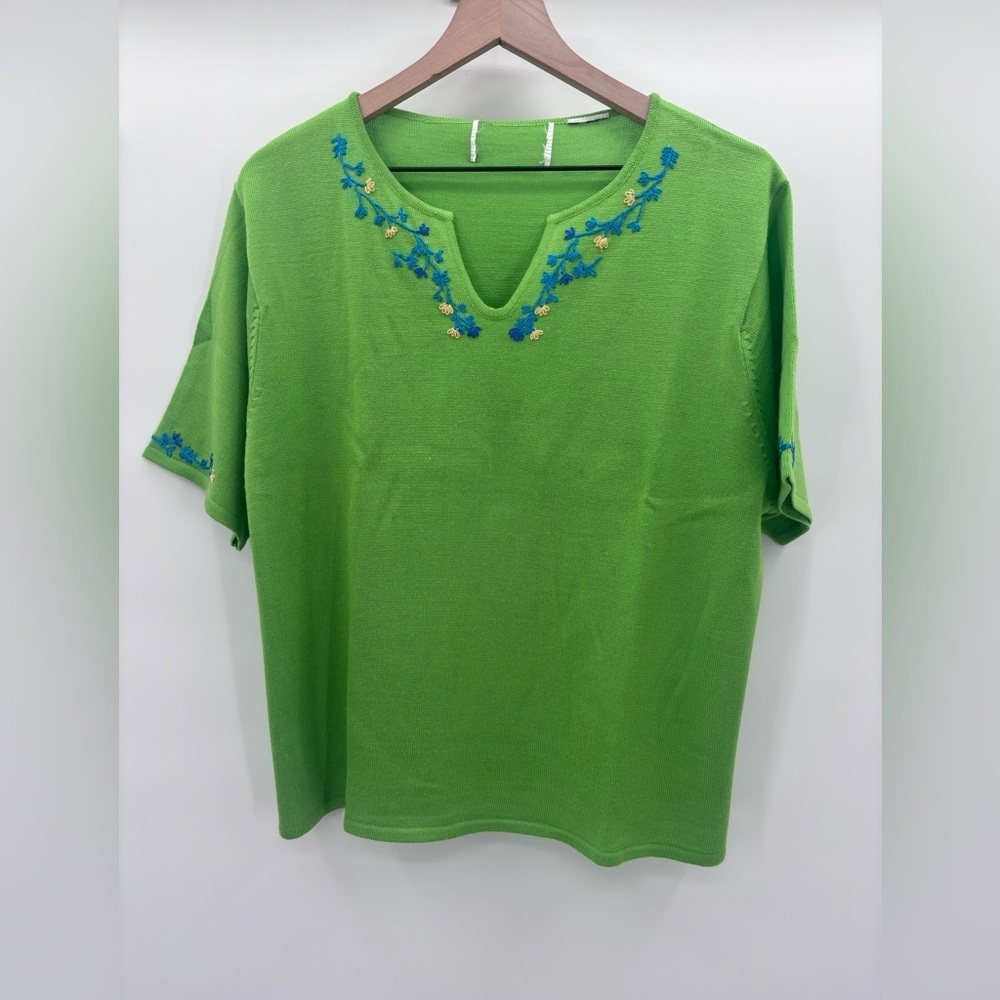 Vibrant Green Embroidered Women's Short Sleeve Sweater Top